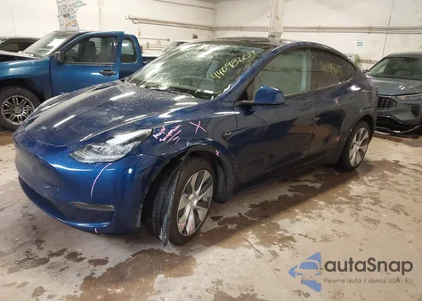 2021 Tesla Model Y Long Range Dual Motor All-Wheel Drive z USA, uszkodzony, nr VIN 5YJYGDEE2MF209015